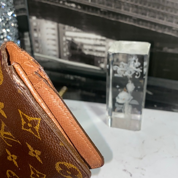 Authentic Louis Vuitton Monogram Brazza unisex Wallet - Picture 14 of 16